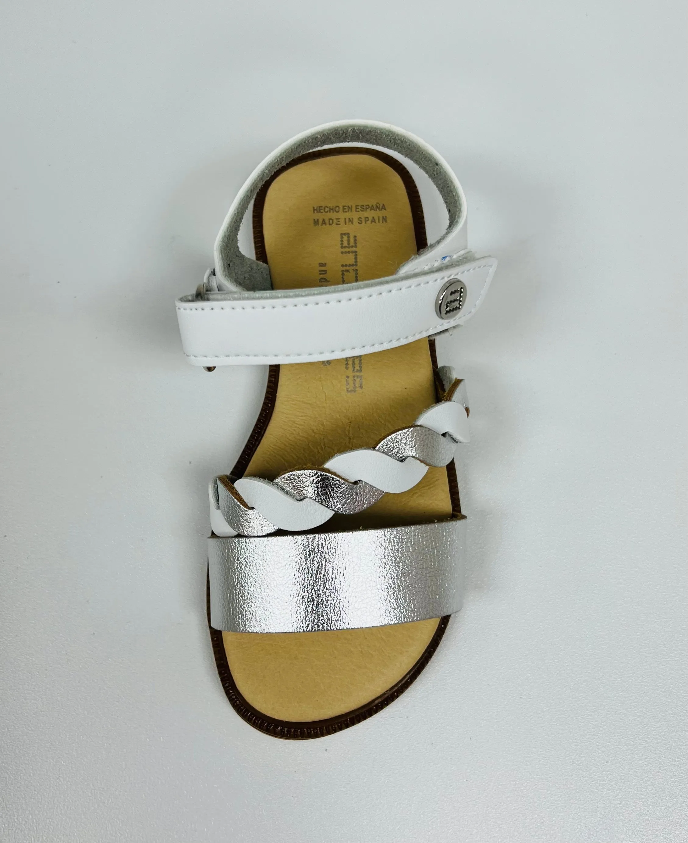 231725 Andanines White and Silver Pleat Cable Sandal