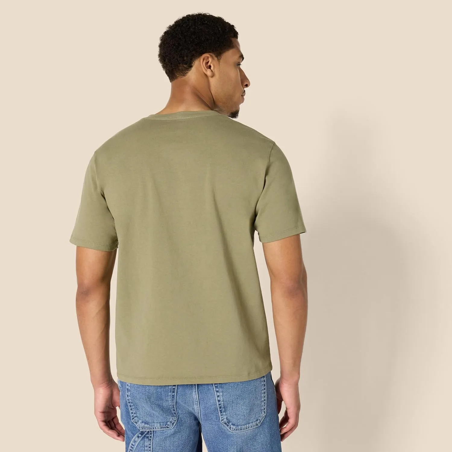 Amazon Essentials Men's Relaxed-Fit Heavyweight Cotton Pocket T-Shirt