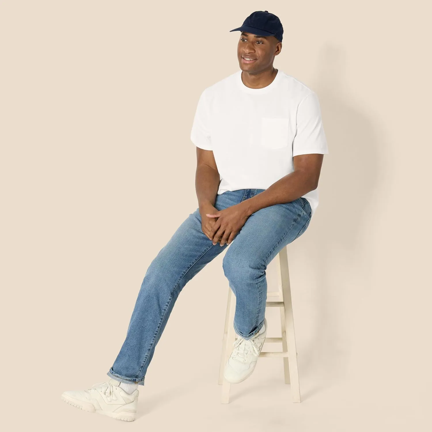 Amazon Essentials Men's Relaxed-Fit Heavyweight Cotton Pocket T-Shirt